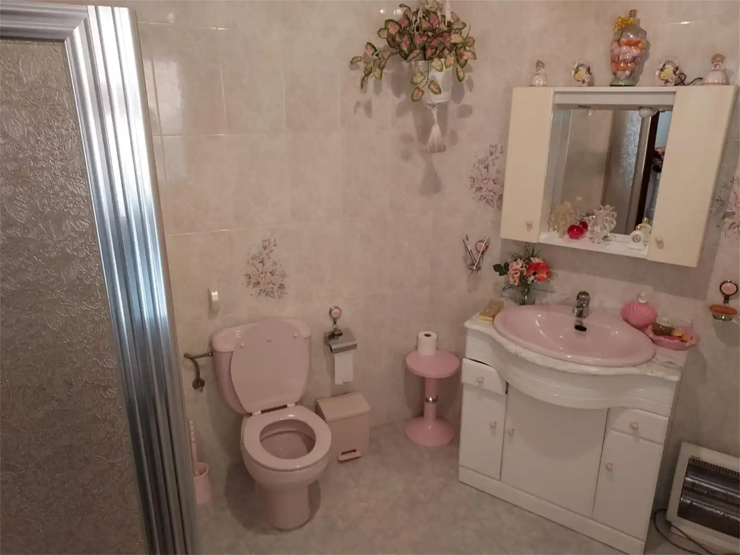 Casa adosada en venta en Calle Repullete, Villacarrillo Baño de Casa adosada en venta en Villacarrillo con Terraza y Amueblado