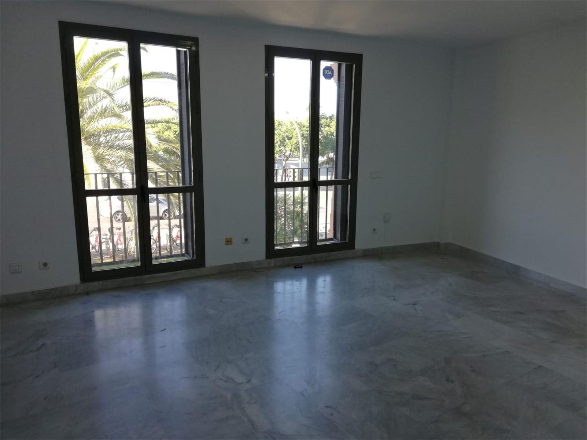 Bedroom of Flat for sale in  Sevilla Capital  with Air Conditioner, Heating and Private garden