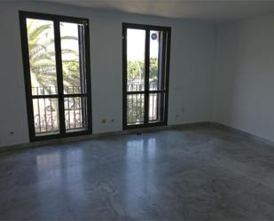 Bedroom of Flat for sale in  Sevilla Capital  with Air Conditioner and Balcony