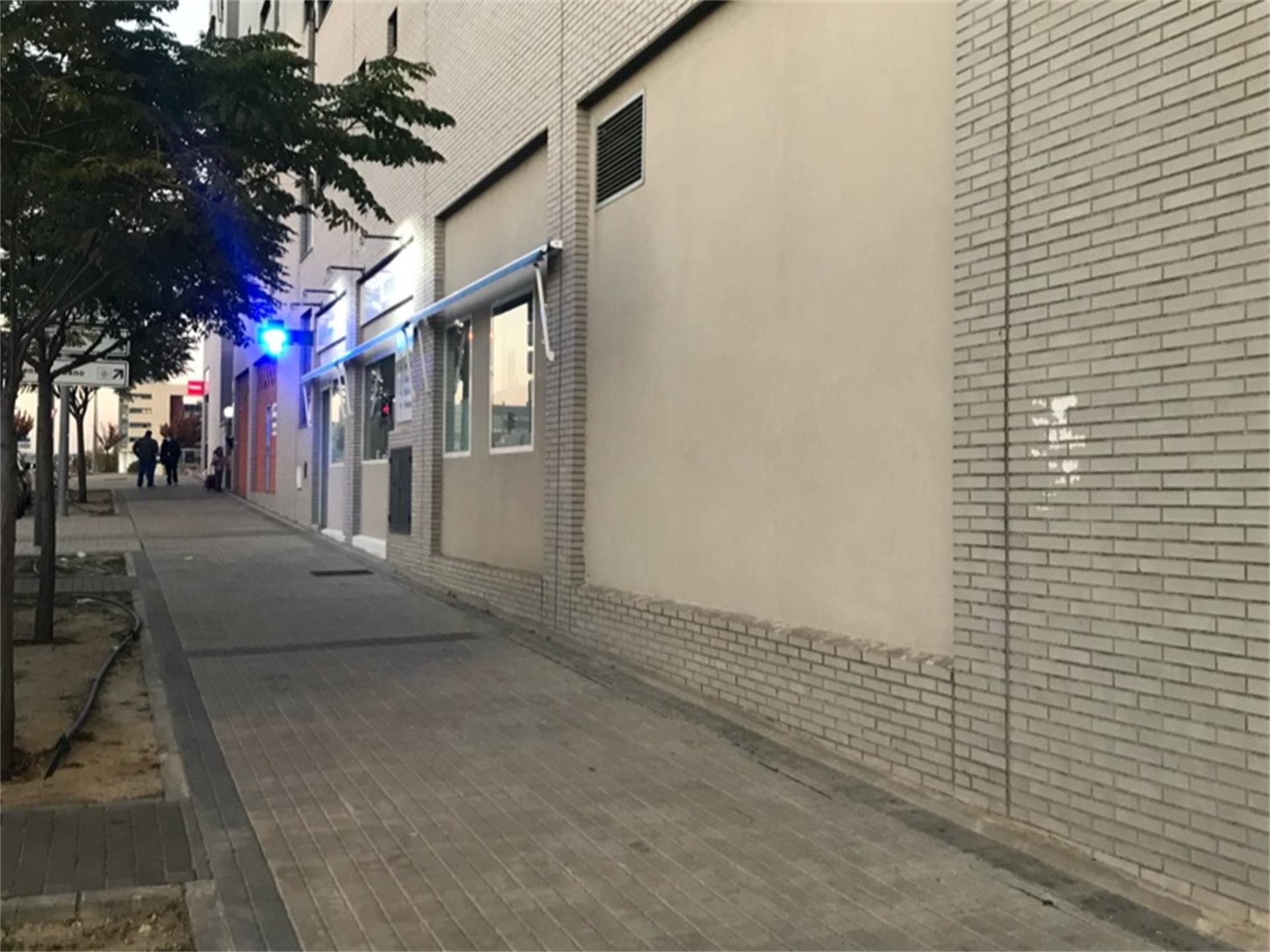 Vista exterior de Local de alquiler en Alcorcón