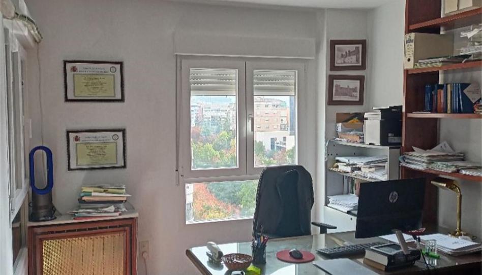 Photo 1 of Office to rent in Avenida Doctor Olóriz, Plaza de Toros, Granada
