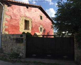 Vista exterior de Casa o xalet en venda en Alfoz de Bricia amb Terrassa
