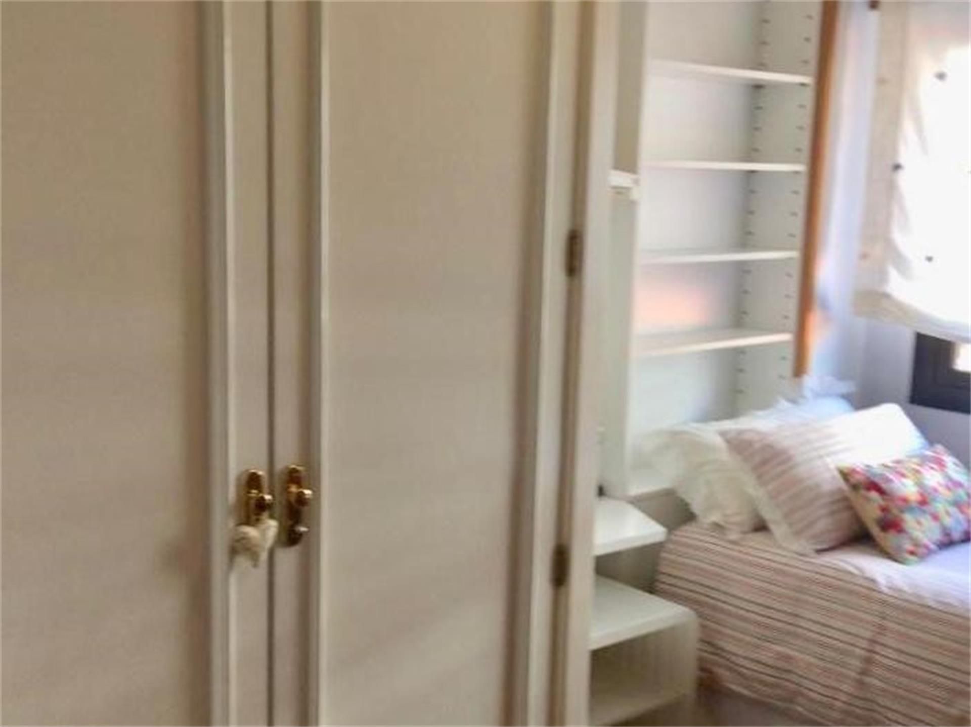 Bedroom of Flat to share in  Madrid Capital  with Air Conditioner, Heating and Parquet flooring