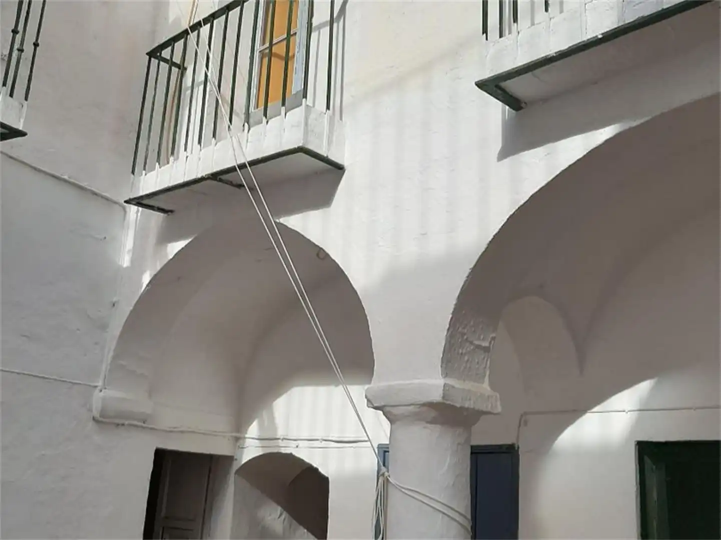 Vista exterior de Casa adosada en venta en Carmona con Aire acondicionado, Terraza y Balcón
