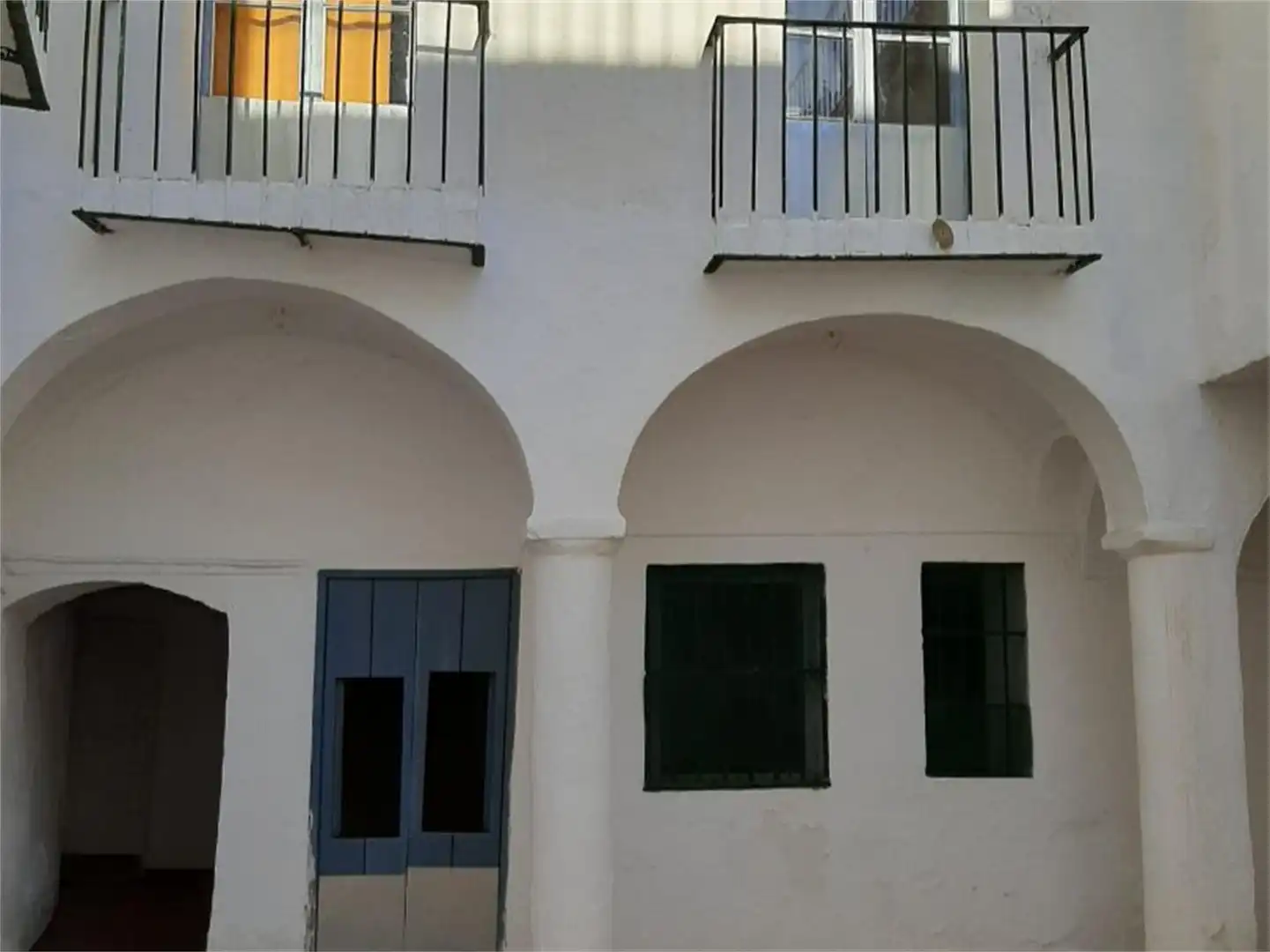 Vista exterior de Casa adosada en venta en Carmona con Aire acondicionado, Terraza y Balcón