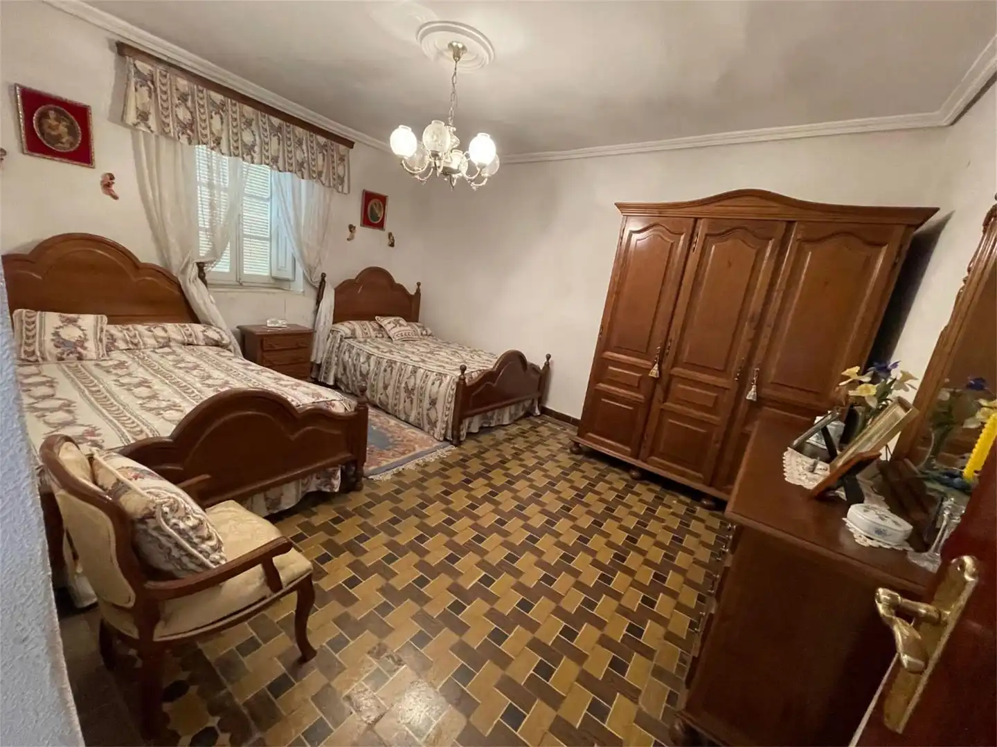 Casa adosada en venda a Calle Pasión, 6, Osorno la Mayor Dormitori de Casa adosada en venda en Osorno la Mayor amb Balcó