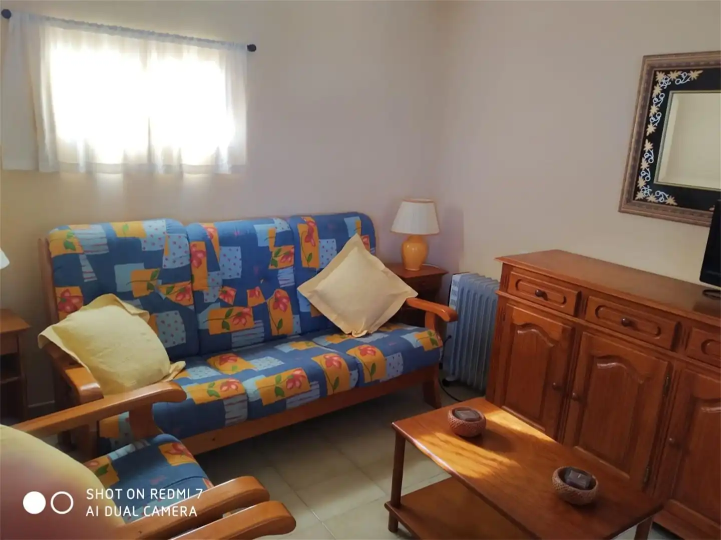 Casa adosada en venta en Rúa Praza, Palmeira Sala de estar de Casa adosada en venta en Ribeira con Terraza y Amueblado