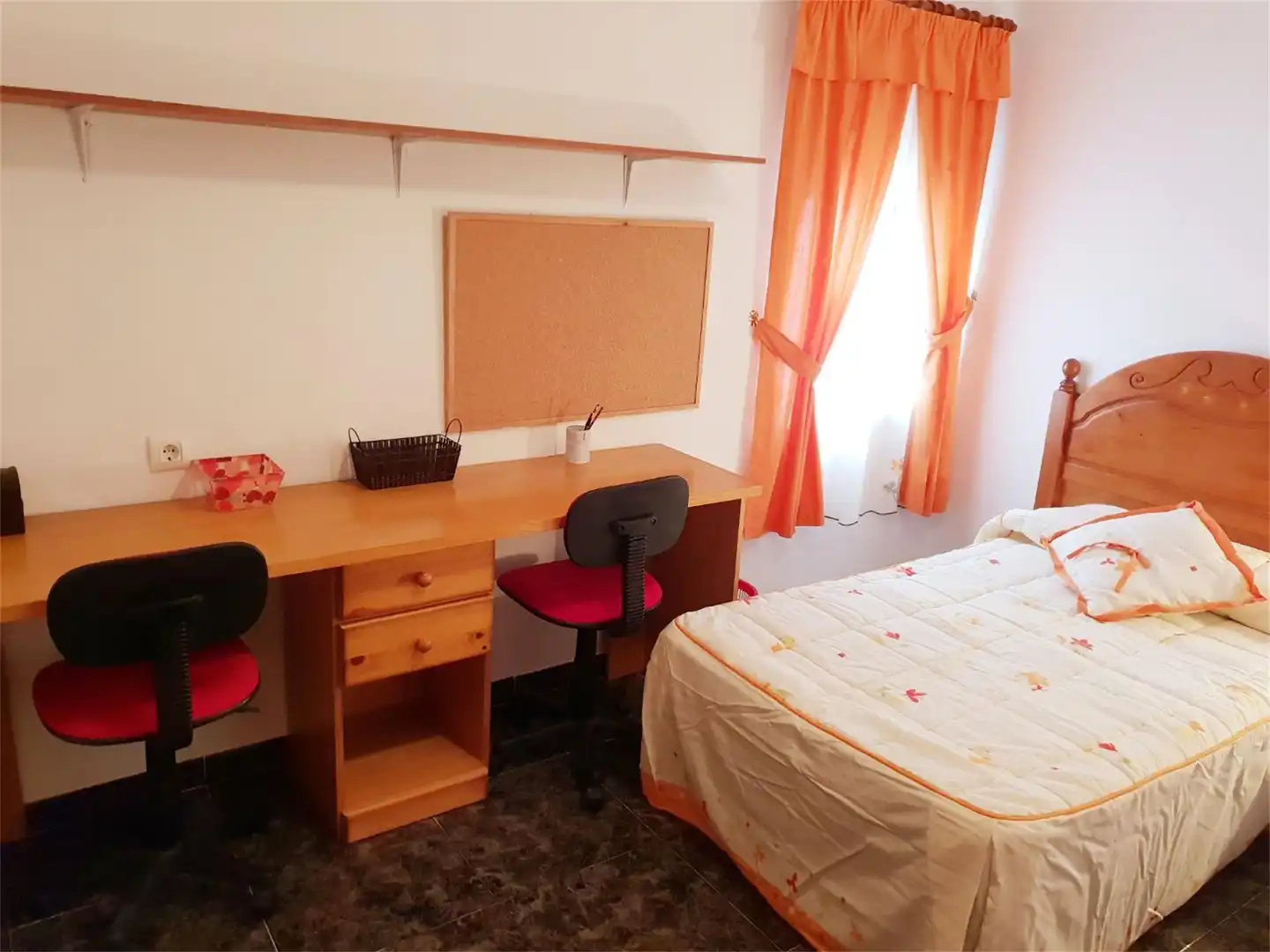 Piso en venta en Calle Mariano Segura, Cazorla Habitación de Piso en venta en Cazorla con Aire acondicionado, Calefacción y Terraza