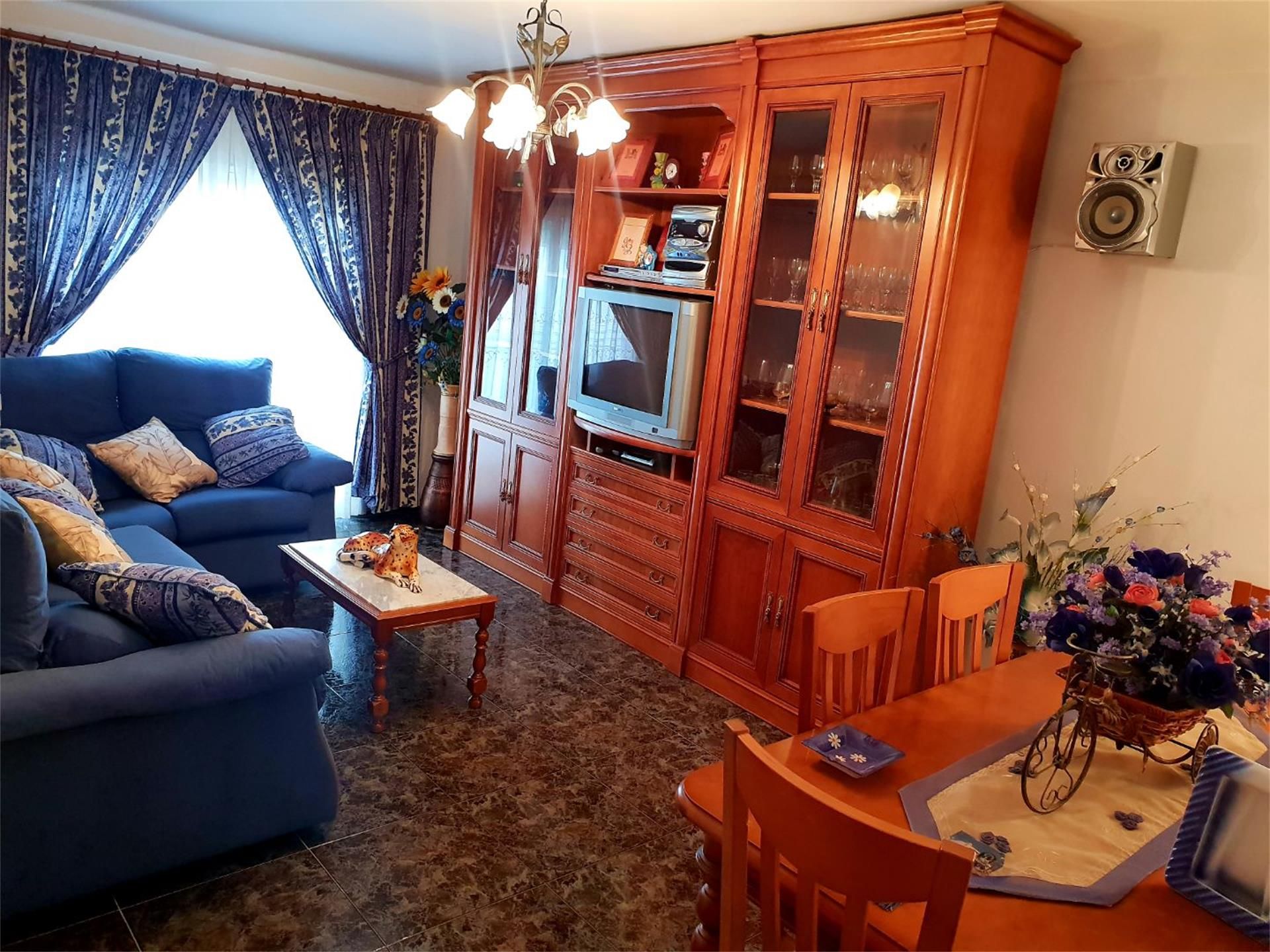 Living room of Flat for sale in Cazorla  with Air Conditioner, Heating and Terrace
