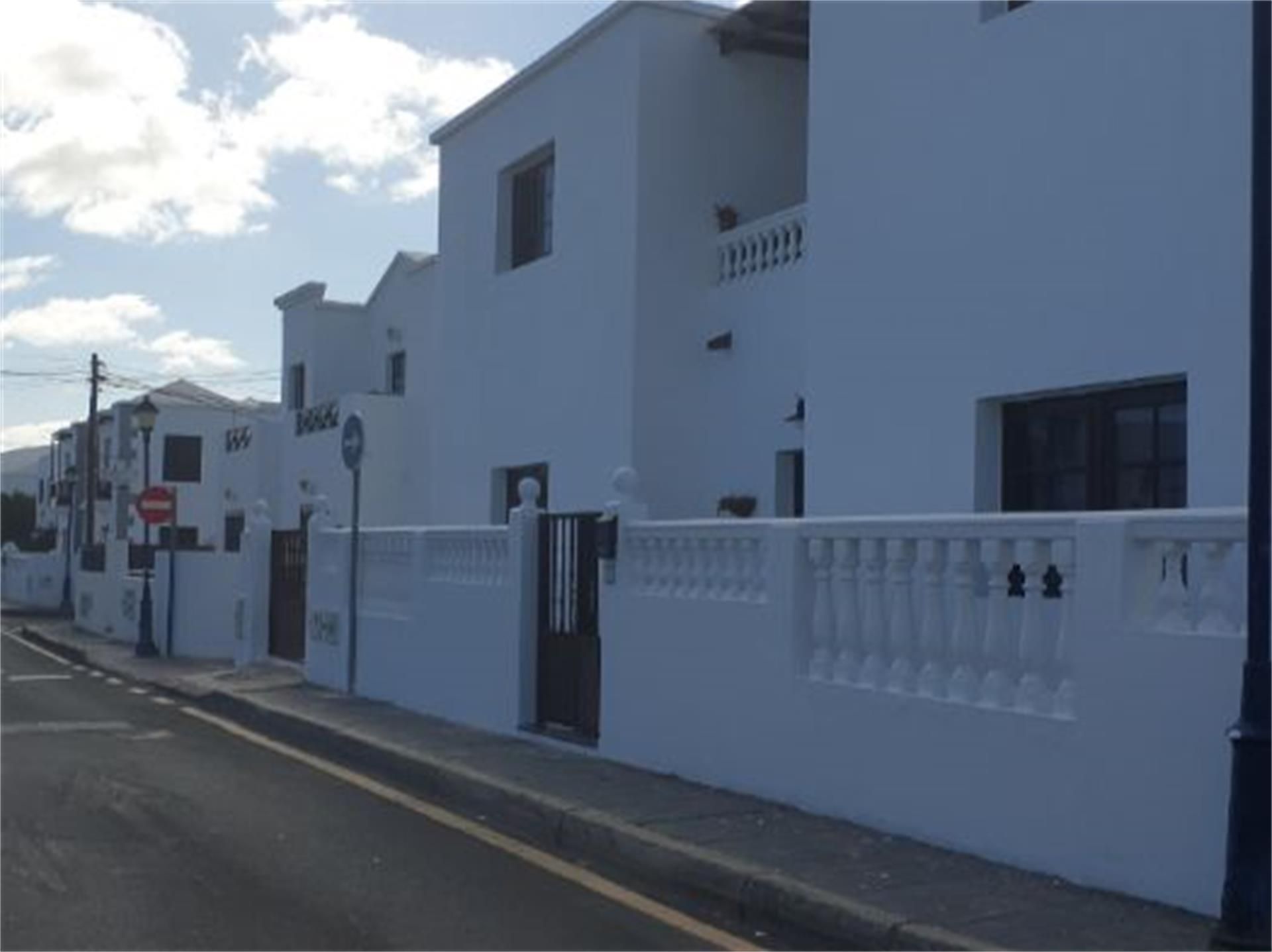 Vista exterior de Dúplex en venda en Haría amb Terrassa i Balcó