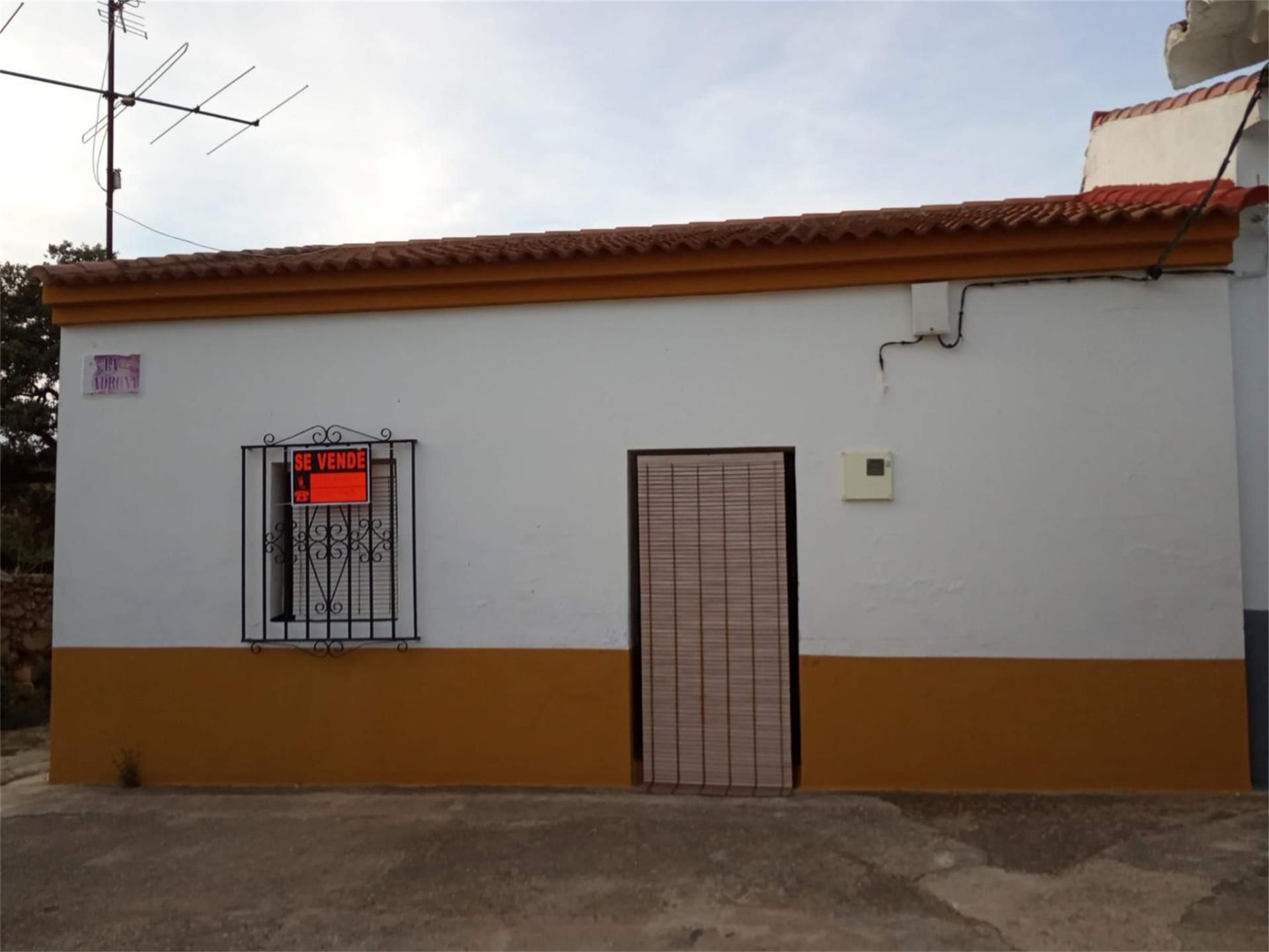 Empleador motor Perceptible Viviendas y casas baratas en venta en El Castillo de las Guardas: Desde  50.000€ - Chollos y Gangas | fotocasa