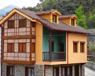 Vista exterior de Casa o xalet en venda en Vega de Liébana amb Terrassa