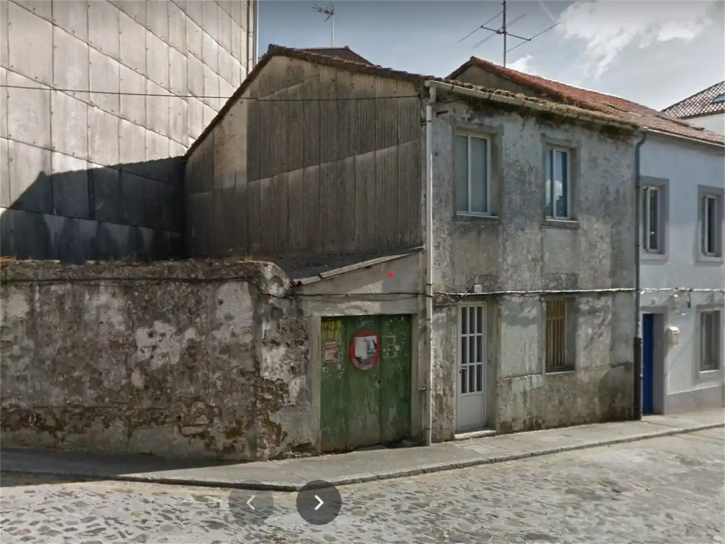 Vista exterior de Casa adosada en venta en Santiago de Compostela 