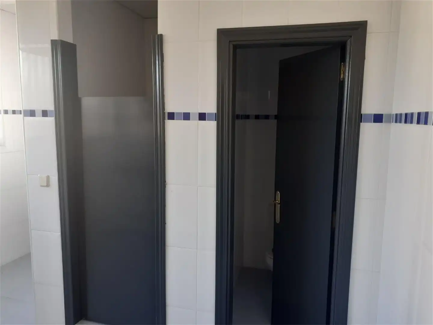 Fabrikhallen zum Verkauf in Calle Terronal, 7, Fuente El Saz de Jarama Badezimmer von Fabrikhallen zum Verkauf in Fuente El Saz de Jarama