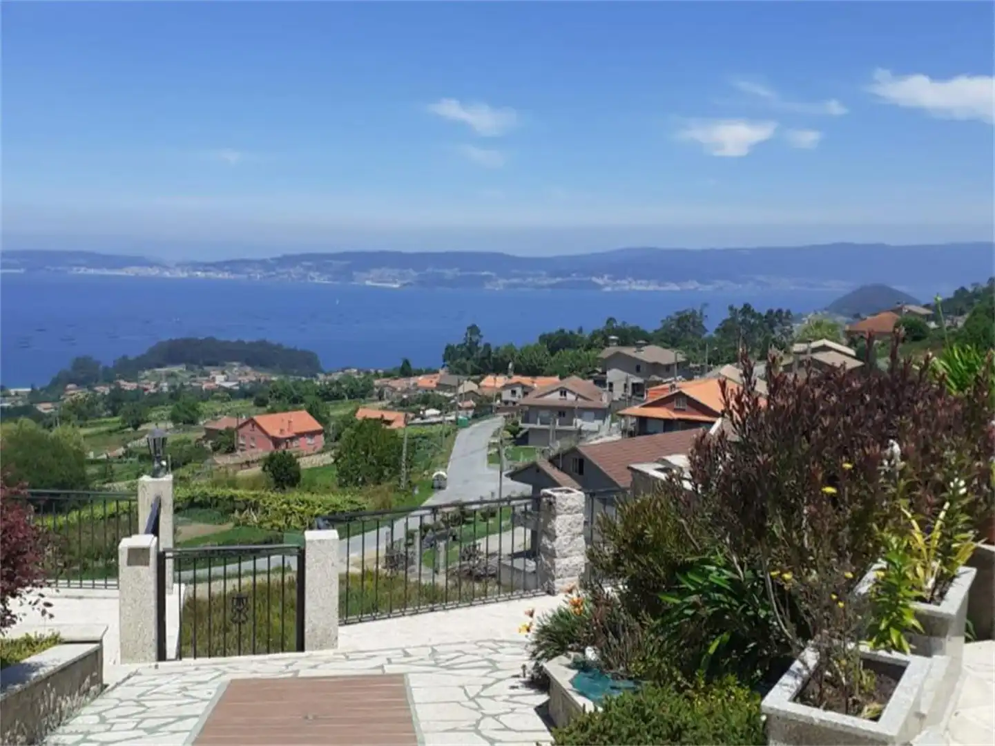 Flat for rent in A Pena, 19, Bueu Exterior view of Flat for rent in Bueu with Heating, Parquet flooring and Swimming Pool