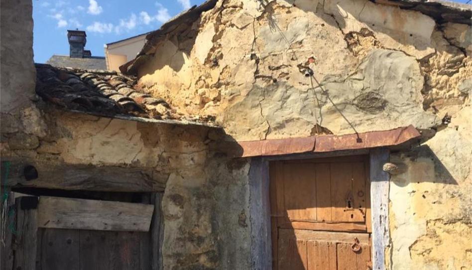 Single-family semi-detached for sale in Calle Viñuela, Mombuey, Zamora - image 1 Photo 1 of Single-family semi-detached for sale in Calle Viñuela, Mombuey, Zamora