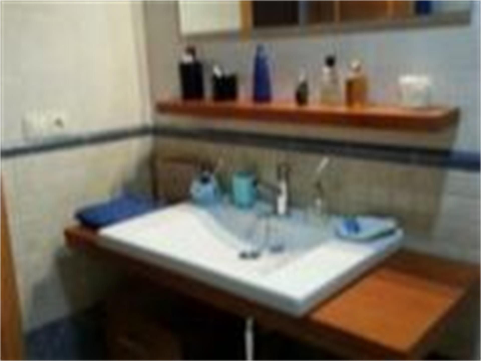 Bany de Pis en venda en La Puebla de Cazalla amb Aire condicionat i Terrassa