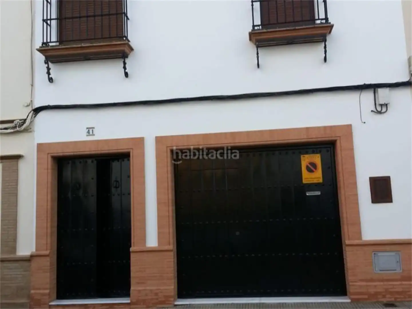 Wohnung zum Verkauf in Calle Petenera, La Puebla de Cazalla Außenansicht von Wohnung zum Verkauf in La Puebla de Cazalla mit Klimaanlage und Terrasse