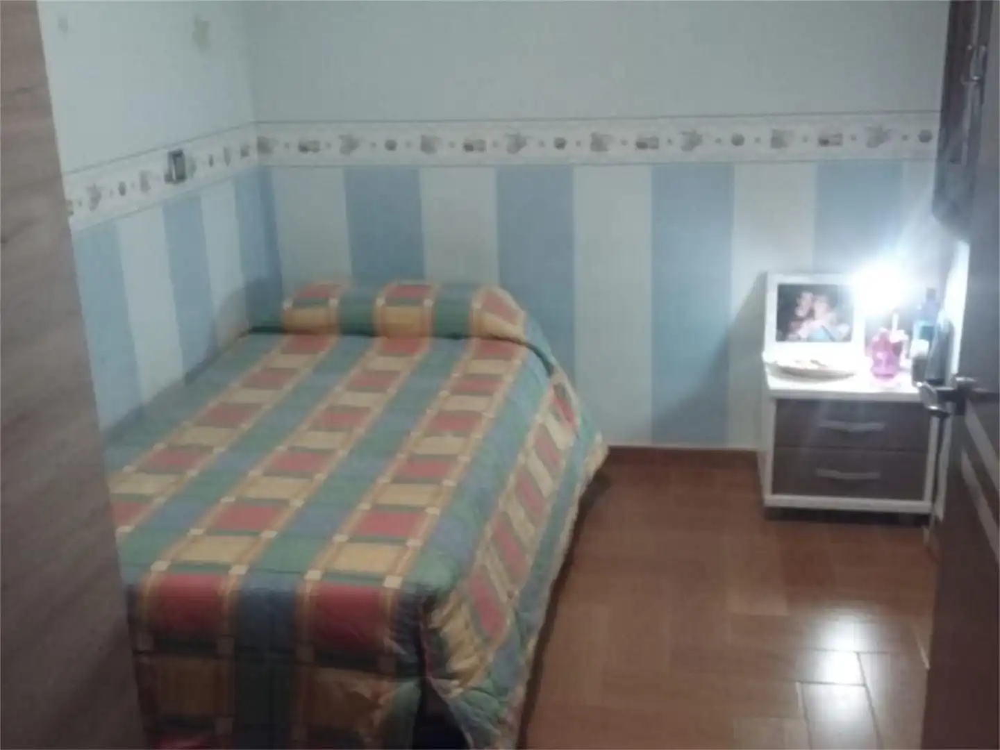 Habitació a Calle Los Pastores, Tomelloso Dormitori de Pis per a compartir en Tomelloso amb Terrassa, Moblat i Forn