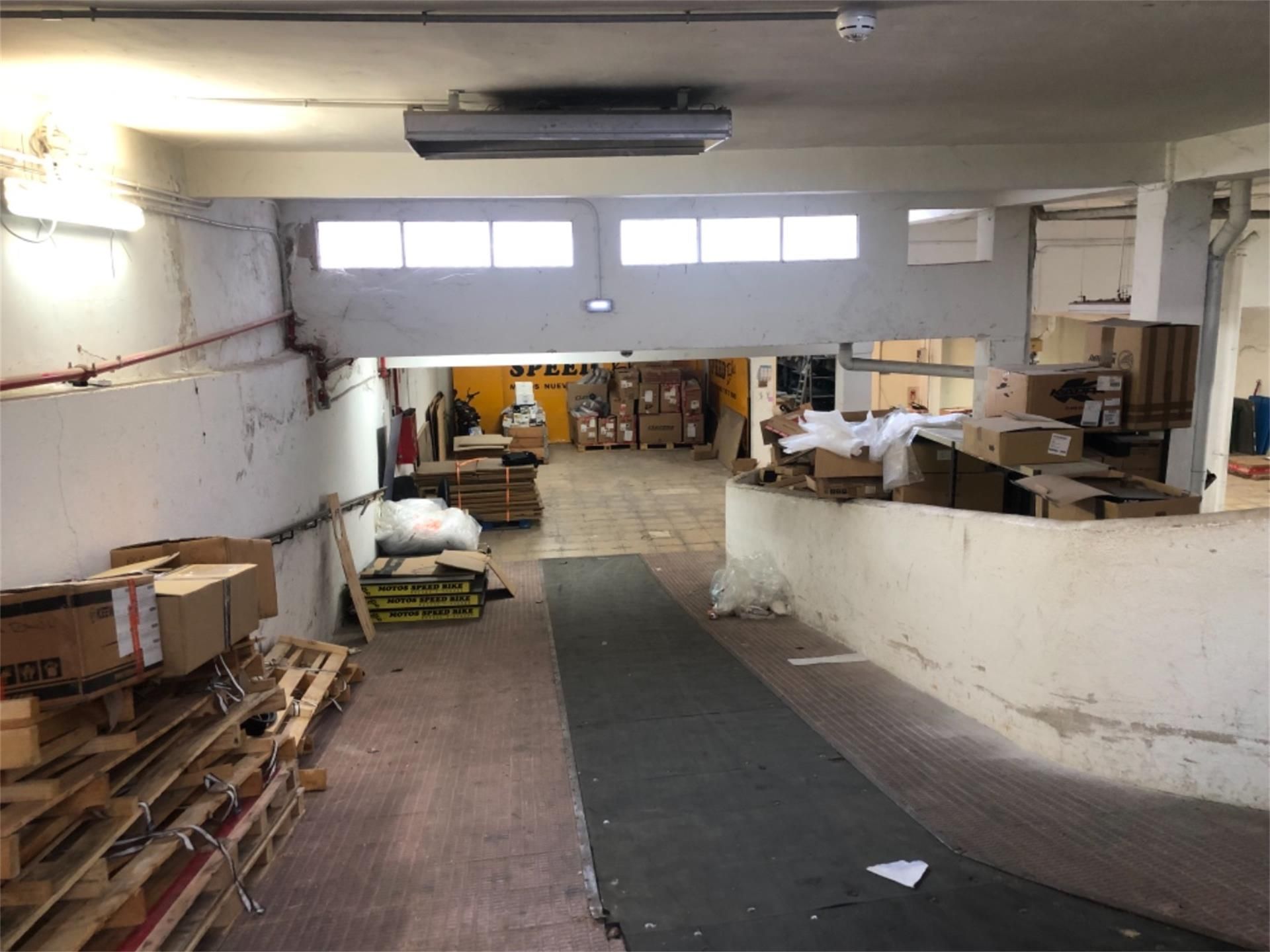 Premises for sale in  Madrid Capital