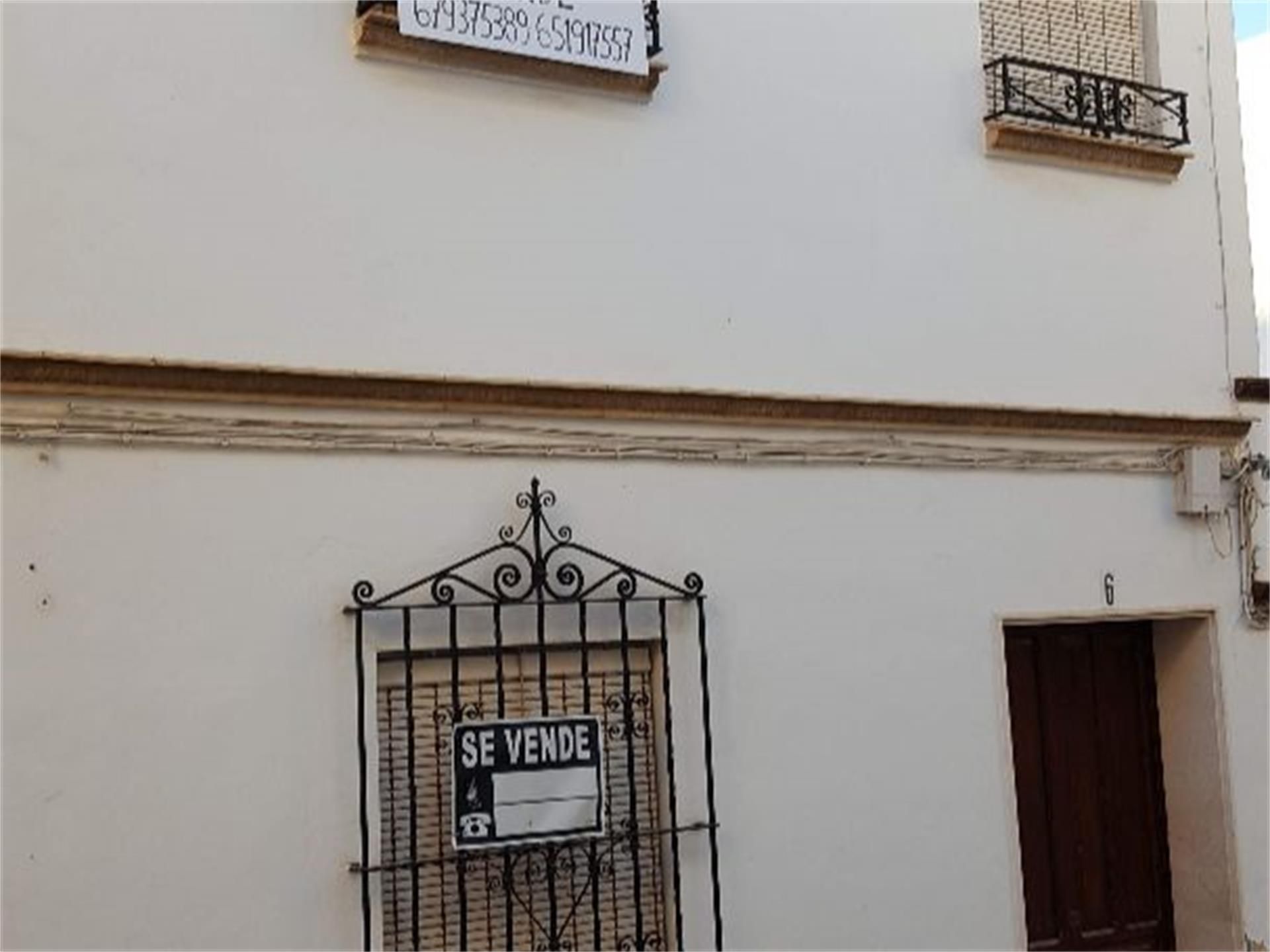 Exterior view of Single-family semi-detached for sale in Morón de la Frontera  with Air Conditioner and Terrace