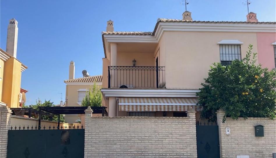 Casa o xalet en venda a Calle Joaquín Bazo Campos, Gelves, Sevilla - imatge 1 Foto 1 de Casa o xalet en venda a Calle Joaquín Bazo Campos, Gelves, Sevilla