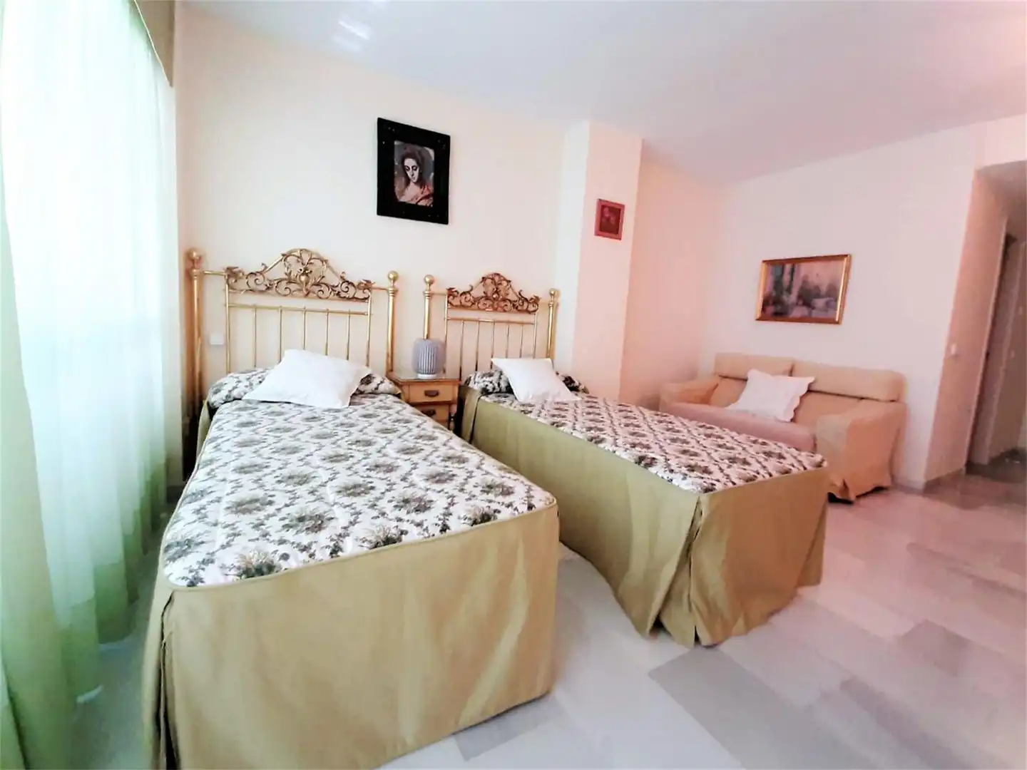 Apartament de lloguer a Calle Deborah Kerr, Río Real Dormitori de Apartament de lloguer en Marbella amb Moblat, Aparcament comunitari i TV