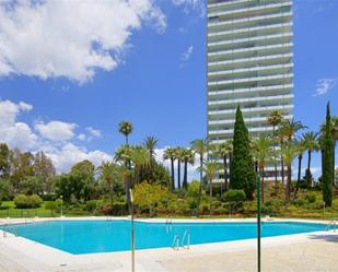 Piscina de Apartament de lloguer en Marbella amb Moblat, Aparcament comunitari i TV