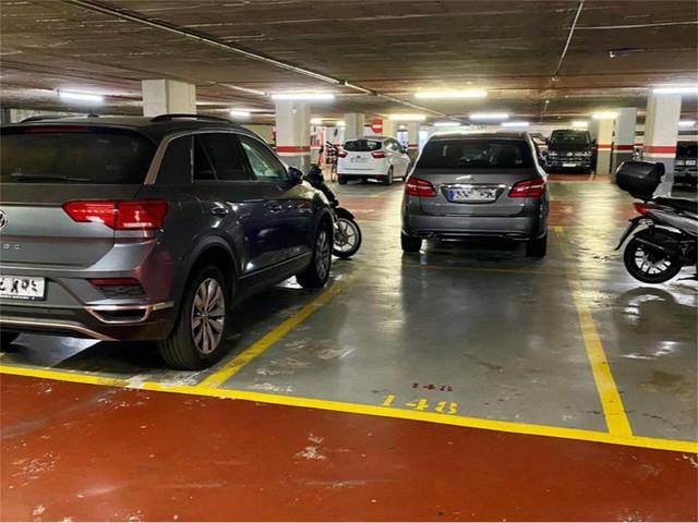 Garaje en Venta en Carrer del Doctor Ferran en Pedralbes