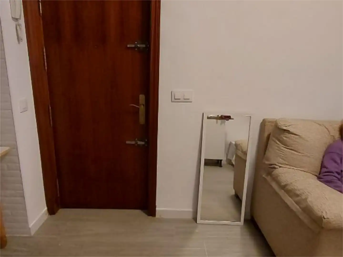 Office for sale in Avenida Doctor Fedriani, El Torrejón - El Cerezo Bedroom of Office for sale in Sevilla with Microwave