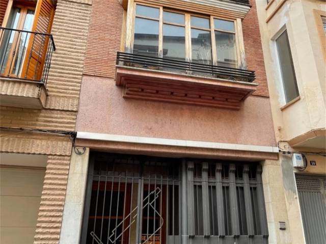 Casa adosada en venta en avenida valencia, 4 de nu