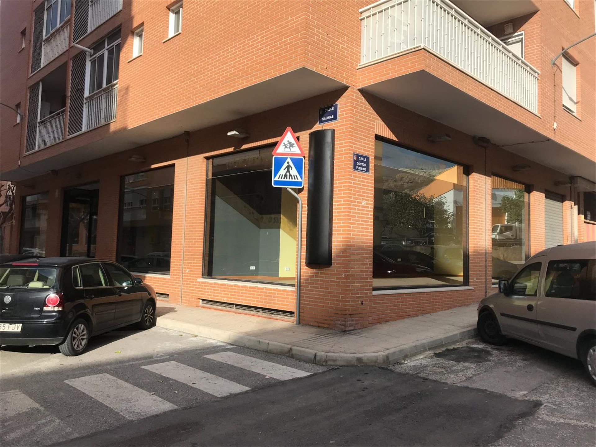 Local de alquiler en Avenida Doctor Fleming, 2, La Morenica