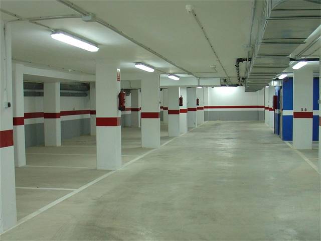 Garaje en Alquiler en Calle de la Marathón, 4 en Simancas