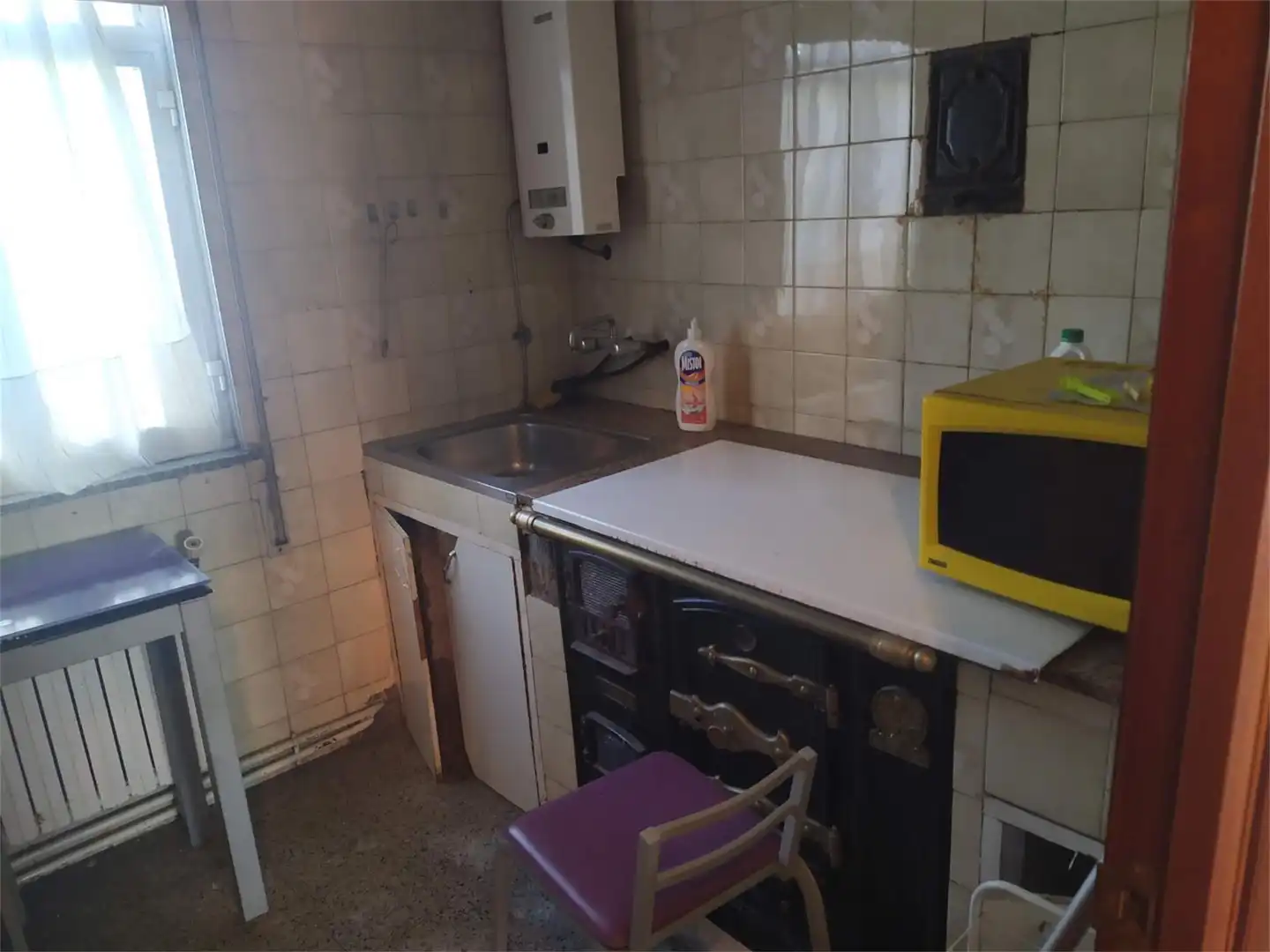 Casa o xalet en venda a Avenida de Galicia, 88, Begonte Cuina de Casa o xalet en venda en Begonte amb Calefacció, Jardí privat i Terrassa