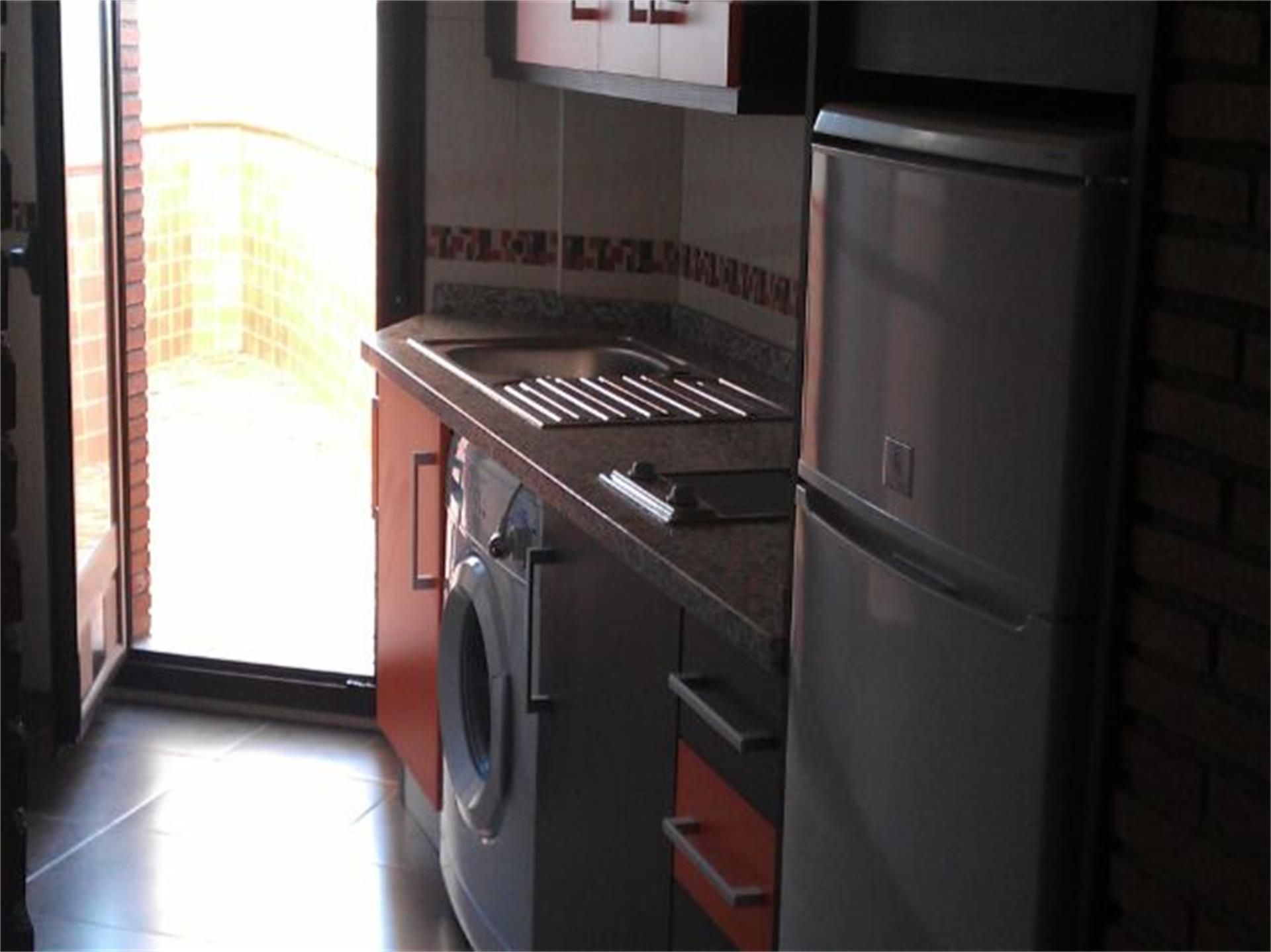 Kitchen of Flat to rent in Alcolea  with Furnished, Washing machine and Microwave