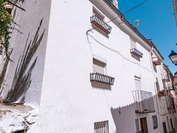 House or chalet for sale in Plaza de Andalucía, Cazorla, Jaén - image 1 Photo 1 of House or chalet for sale in Plaza de Andalucía, Cazorla, Jaén