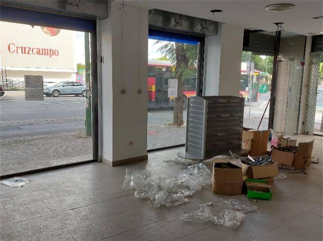Local comercial en Alquiler en Avenida La Cruz del Campo, 8 en Barrio del Nervión