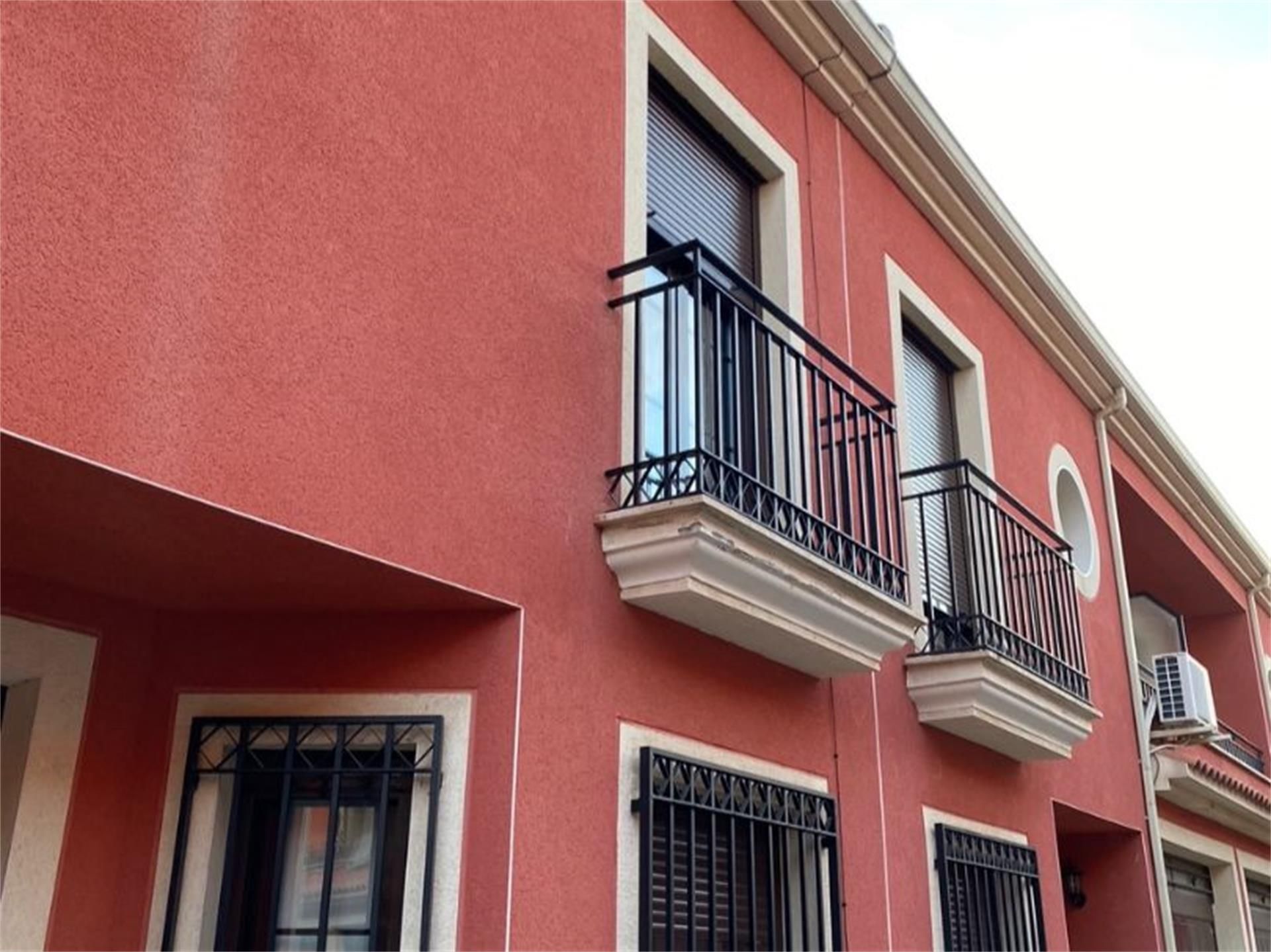 Exterior view of Single-family semi-detached for sale in Argamasilla de Alba  with Air Conditioner, Terrace and Balcony