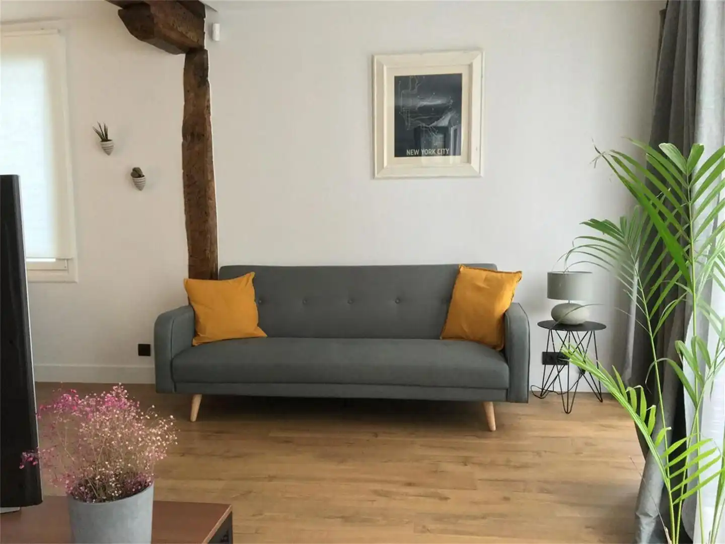 Wohnung zur Miete in Calle del Perro, Casco Viejo Wohnzimmer von Wohnung zur Miete in Bilbao mit Balkon