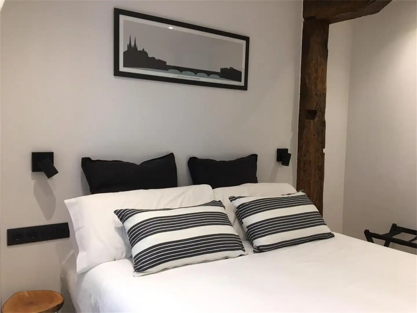 Wohnung zur Miete in Calle del Perro, Casco Viejo Schlafzimmer von Wohnung zur Miete in Bilbao mit Balkon