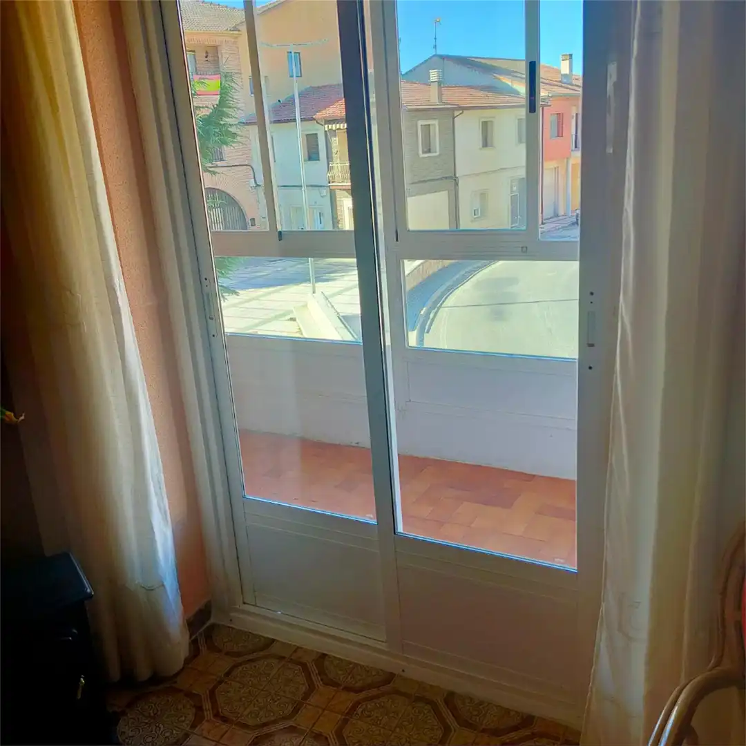 Habitación de Piso en venta en Villaverde de Íscar con Calefacción, Terraza y Trastero