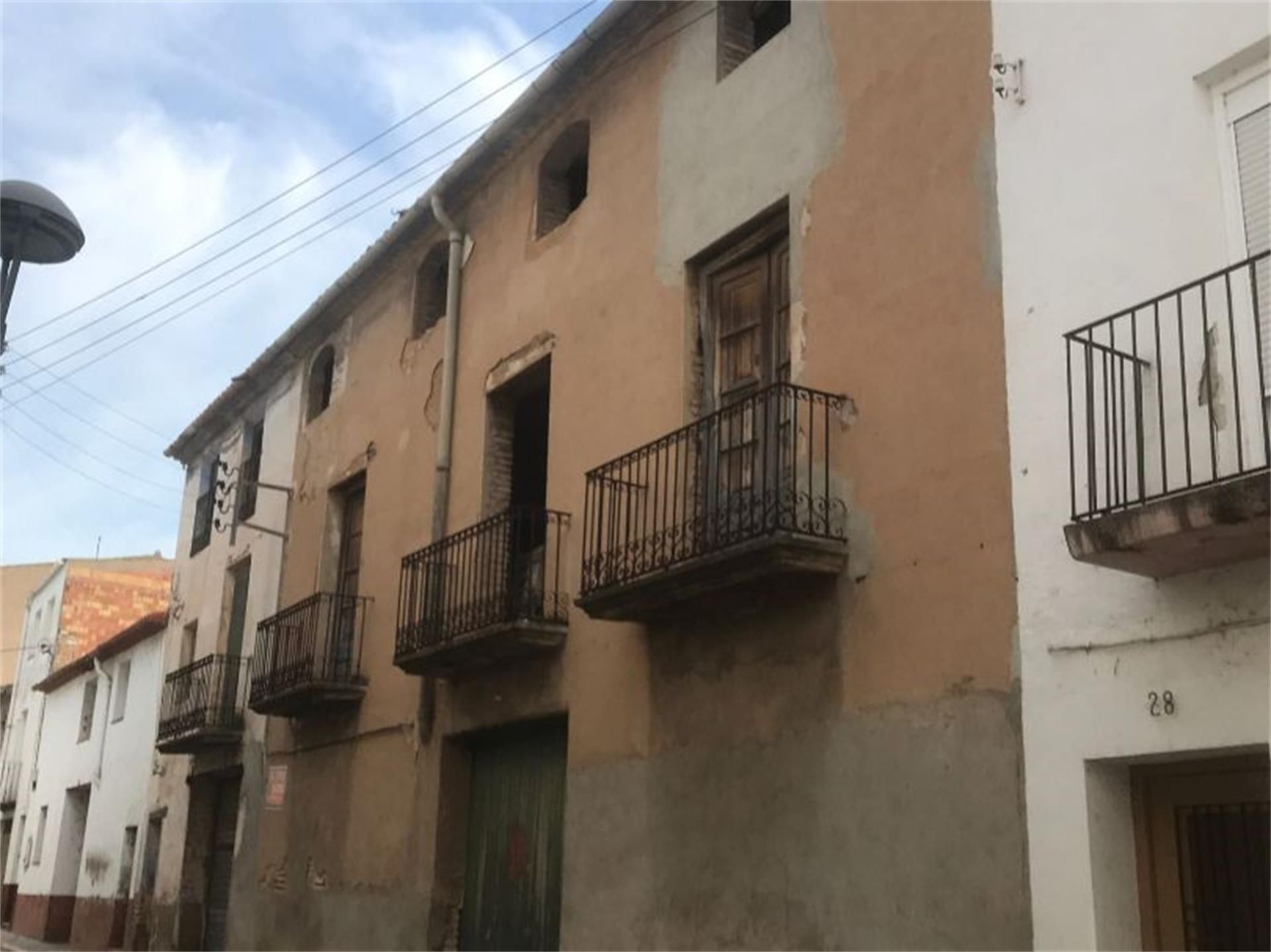 Vista exterior de Casa adosada en venda en Móra la Nova amb Jardí privat, Terrassa i Piscina