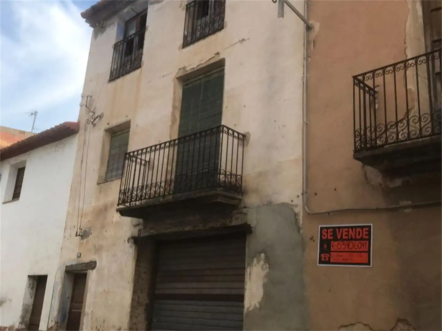 Casa adosada en venda a Carrer Francesc Macià, 30, Móra la Nova Vista exterior de Casa adosada en venda en Móra la Nova amb Jardí privat, Terrassa i Piscina