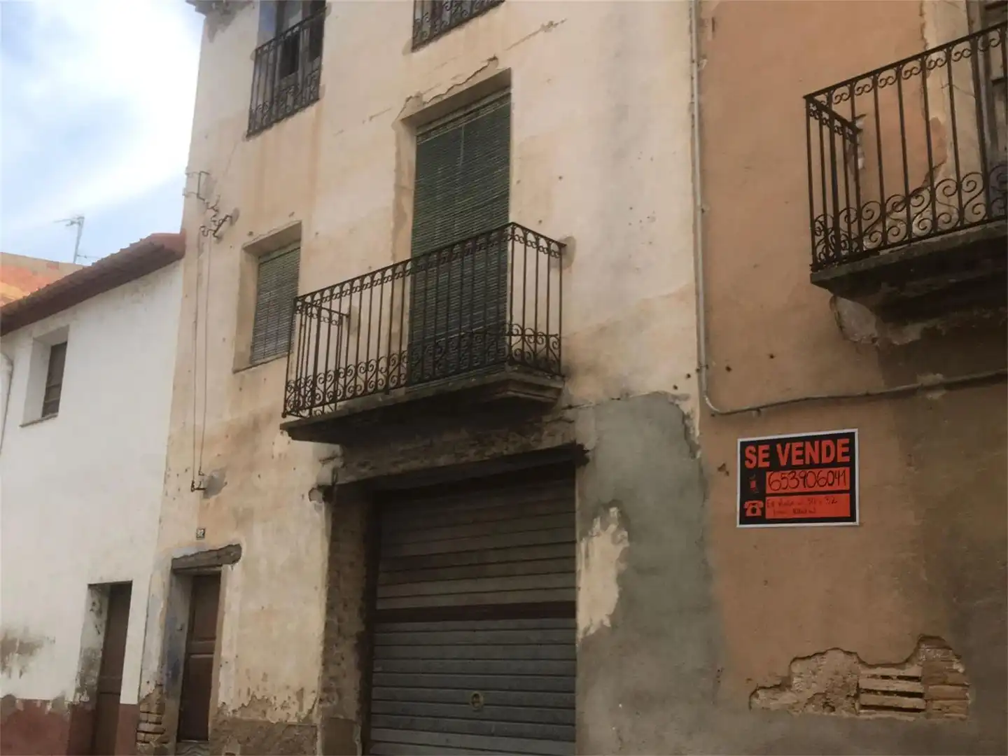 Casa adosada en venda a Carrer Francesc Macià, 30, Móra la Nova Vista exterior de Casa adosada en venda en Móra la Nova amb Jardí privat, Terrassa i Piscina