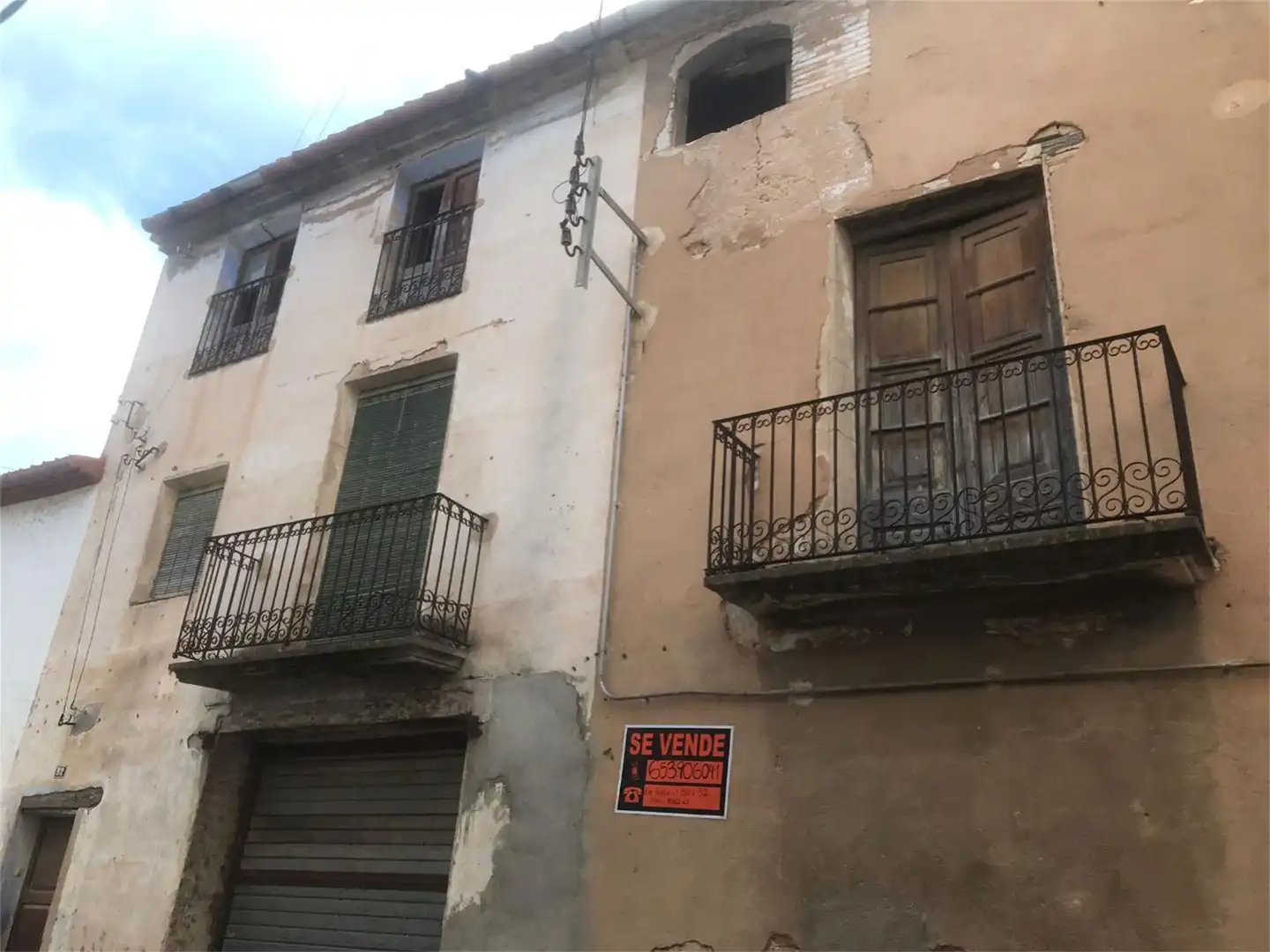 Casa adosada en venda a Carrer Francesc Macià, 30, Móra la Nova Vista exterior de Casa adosada en venda en Móra la Nova amb Jardí privat, Terrassa i Piscina