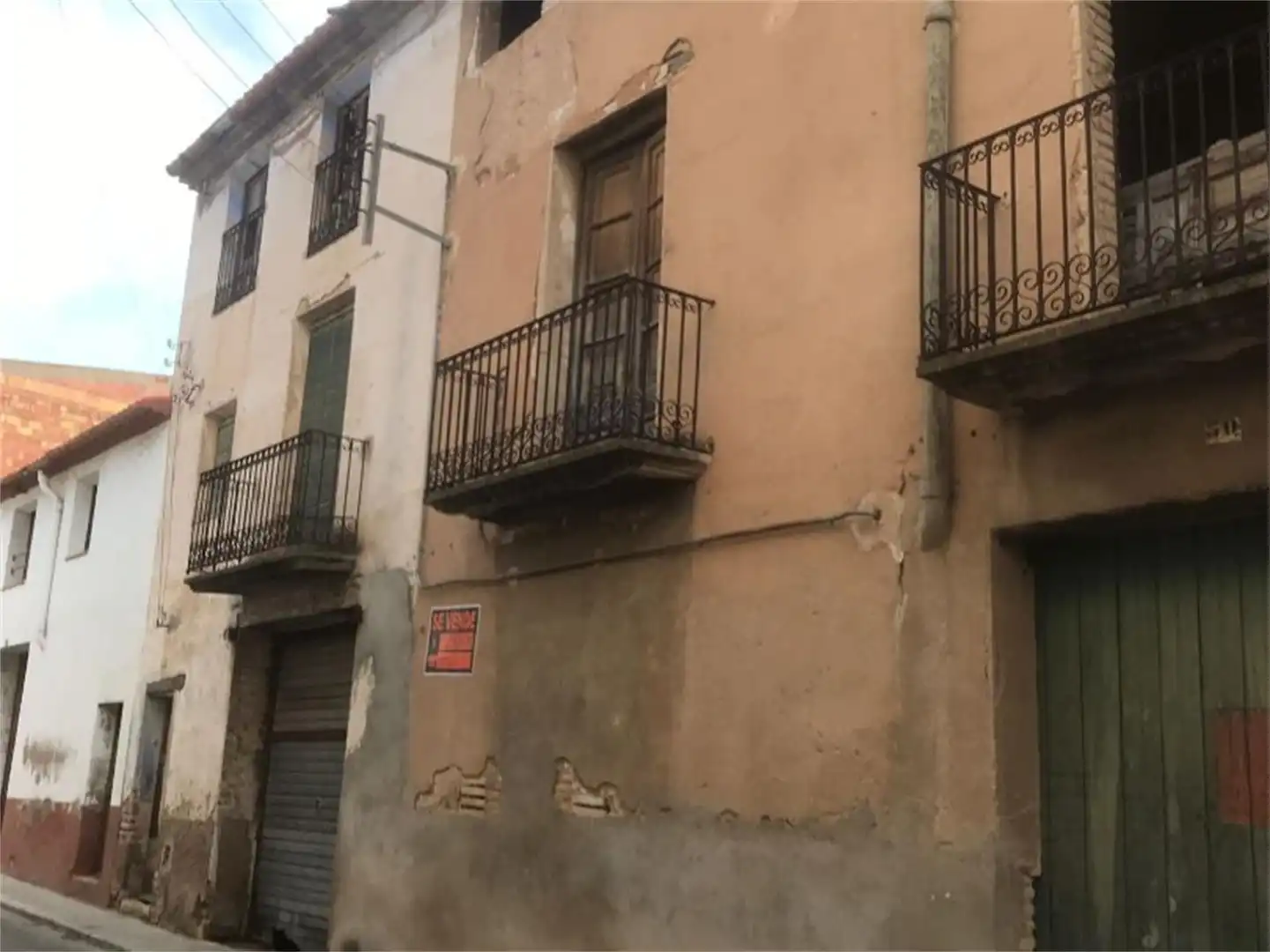 Casa adosada en venda a Carrer Francesc Macià, 30, Móra la Nova Vista exterior de Casa adosada en venda en Móra la Nova amb Jardí privat, Terrassa i Piscina