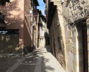 Vista exterior de Casa adosada en venda en Molina de Aragón amb Balcó