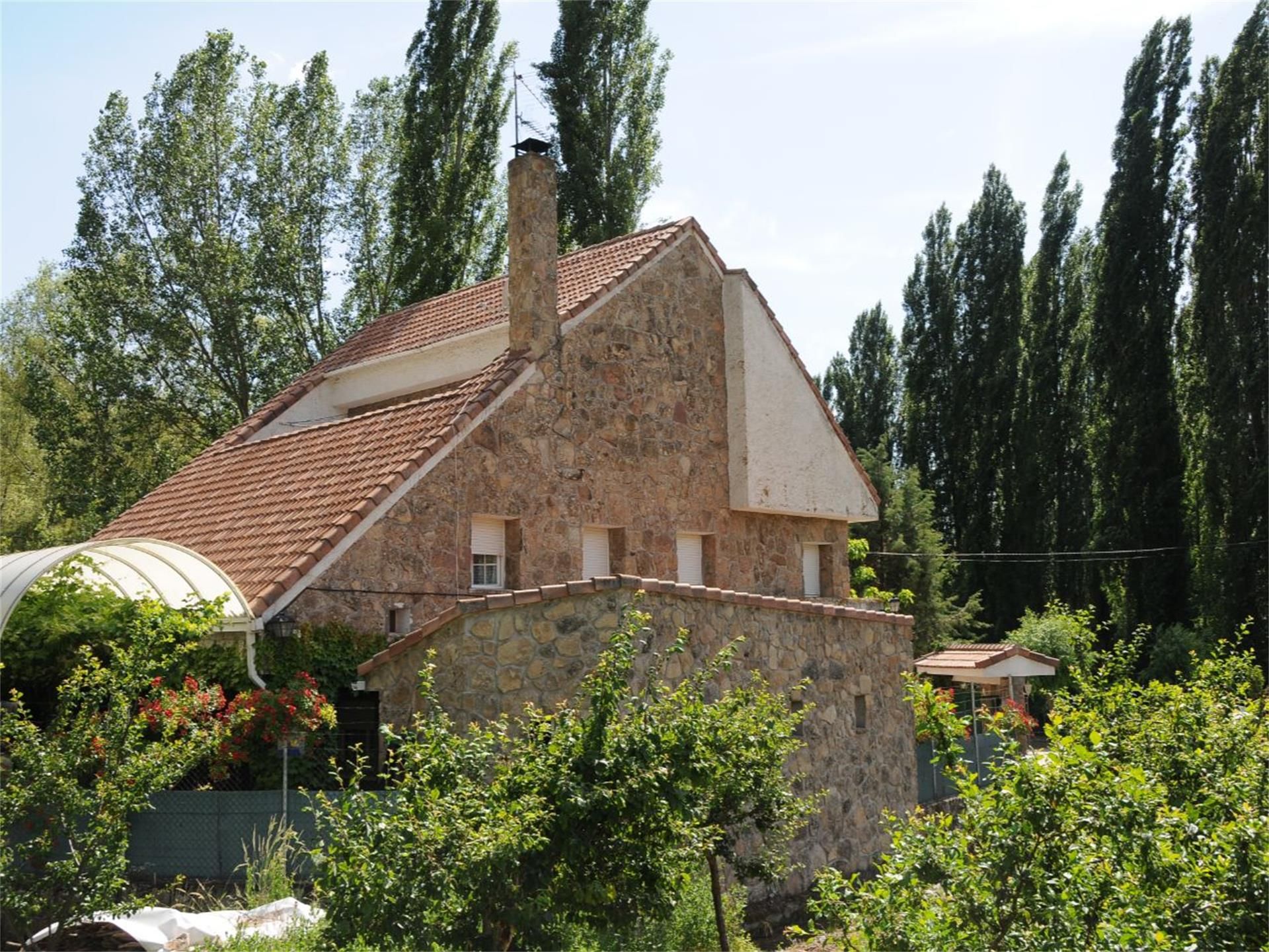 Vista exterior de Casa o xalet en venda en Yélamos de Abajo amb Calefacció, Terrassa i Moblat