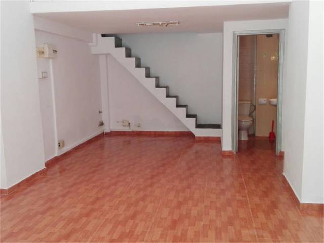 Local comercial en Venta en Calle Ravel, 4 en Los Guindos - Parque Mediterráneo - Santa Paula