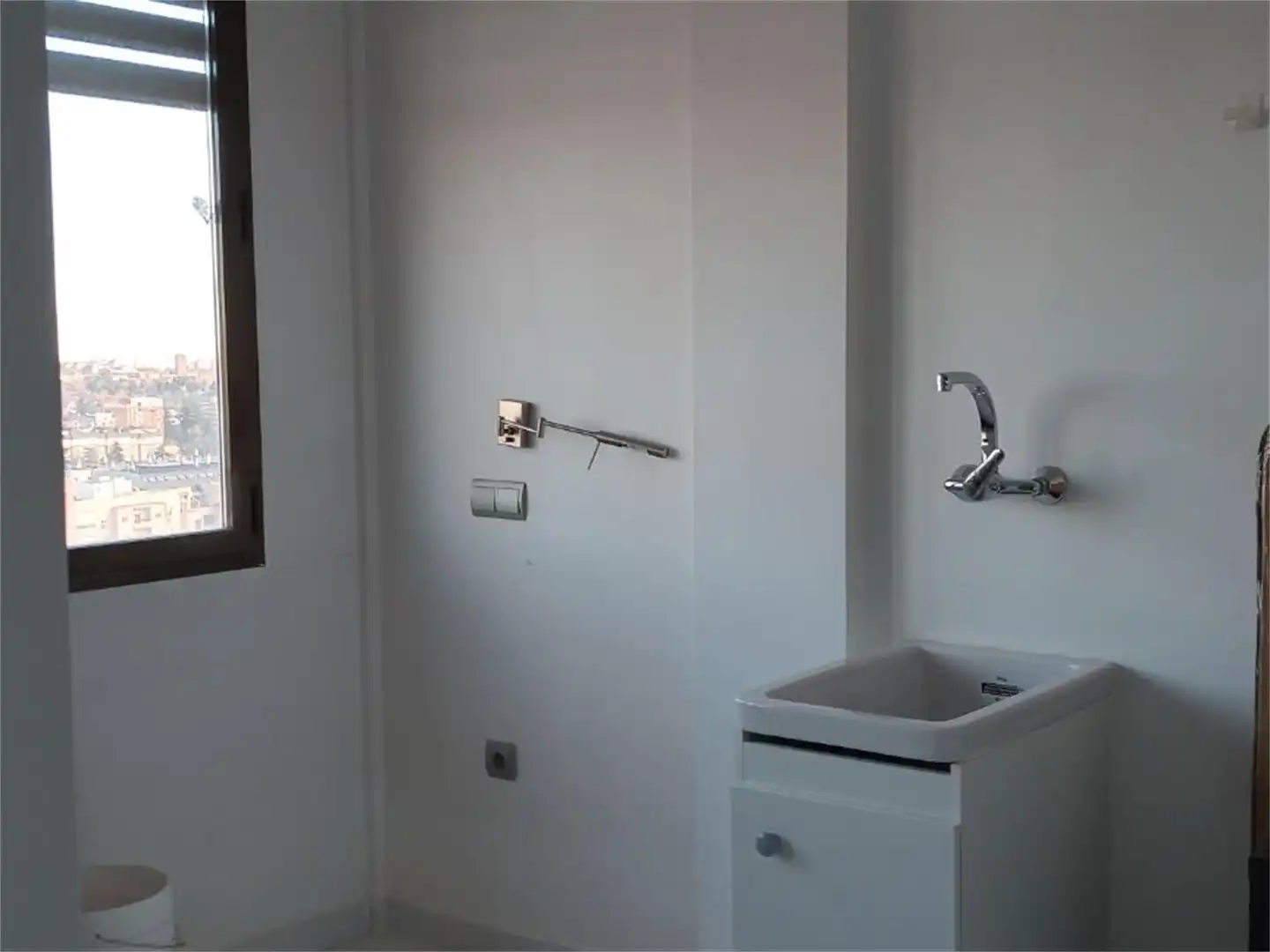 Bathroom of Attic for rent in  Madrid Capital  with Air Conditioner and Terrace